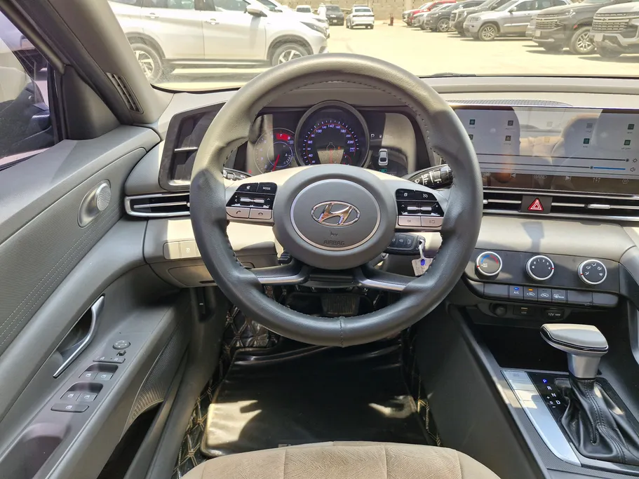 2021 Hyundai Elantra Smart 