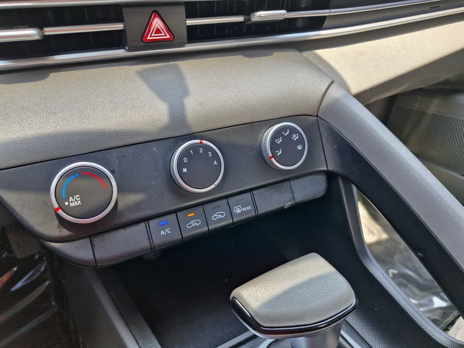 2021 Hyundai Elantra Smart 
