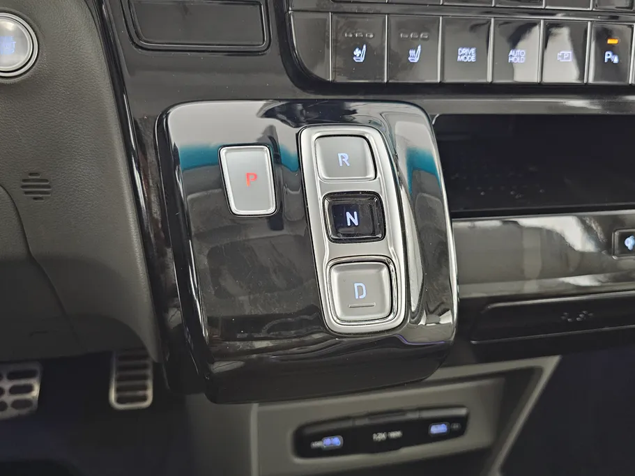 2024 Hyundai Staria LUXURY 9 ST 