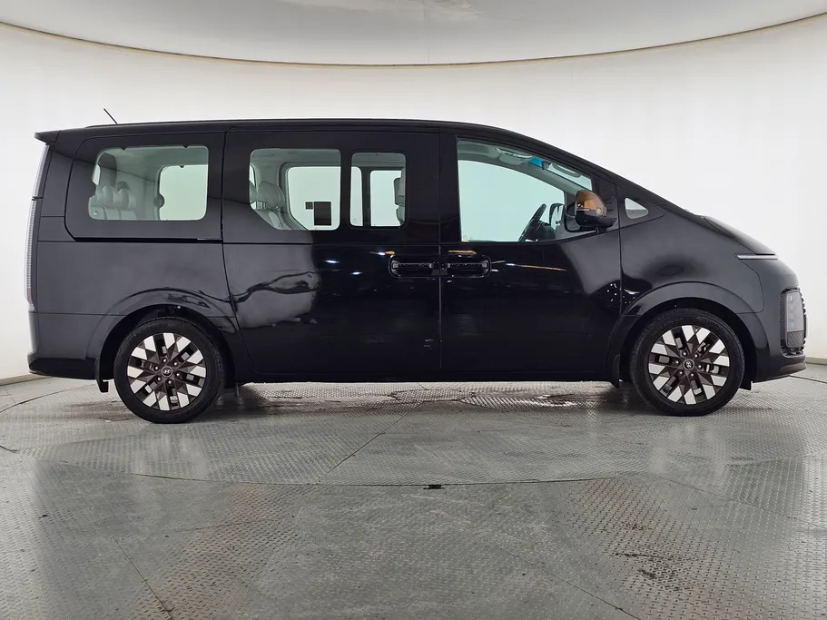 2024 Hyundai Staria LUXURY 9 ST 