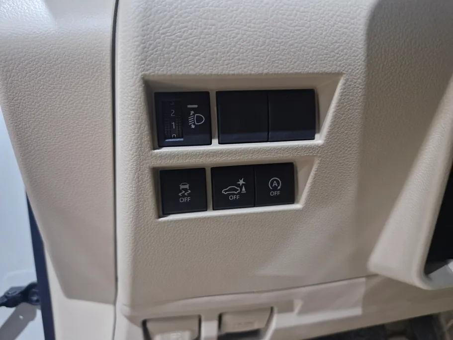 2025 Toyota Land Cruiser GXR2 