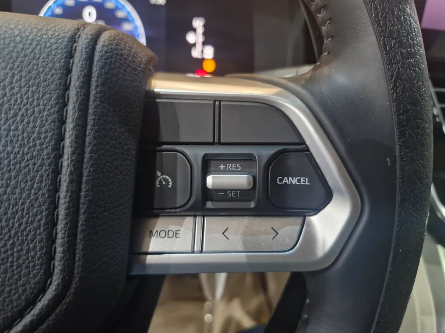 2025 Toyota Land Cruiser GXR2 