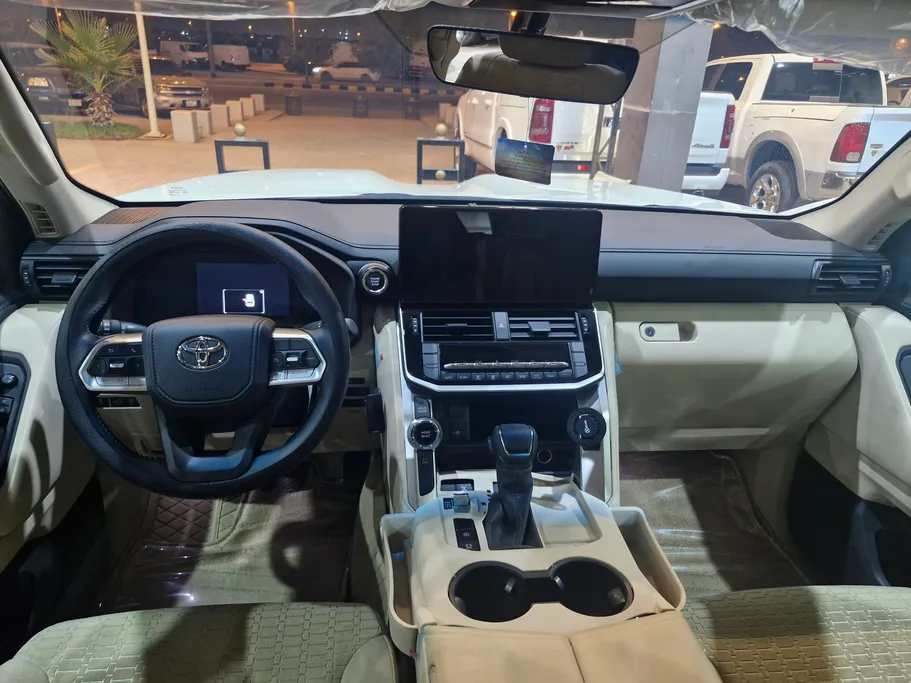 2025 Toyota Land Cruiser GXR2 