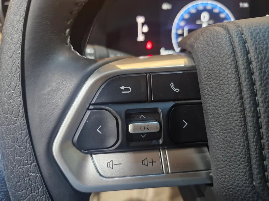 2025 Toyota Land Cruiser GXR2 