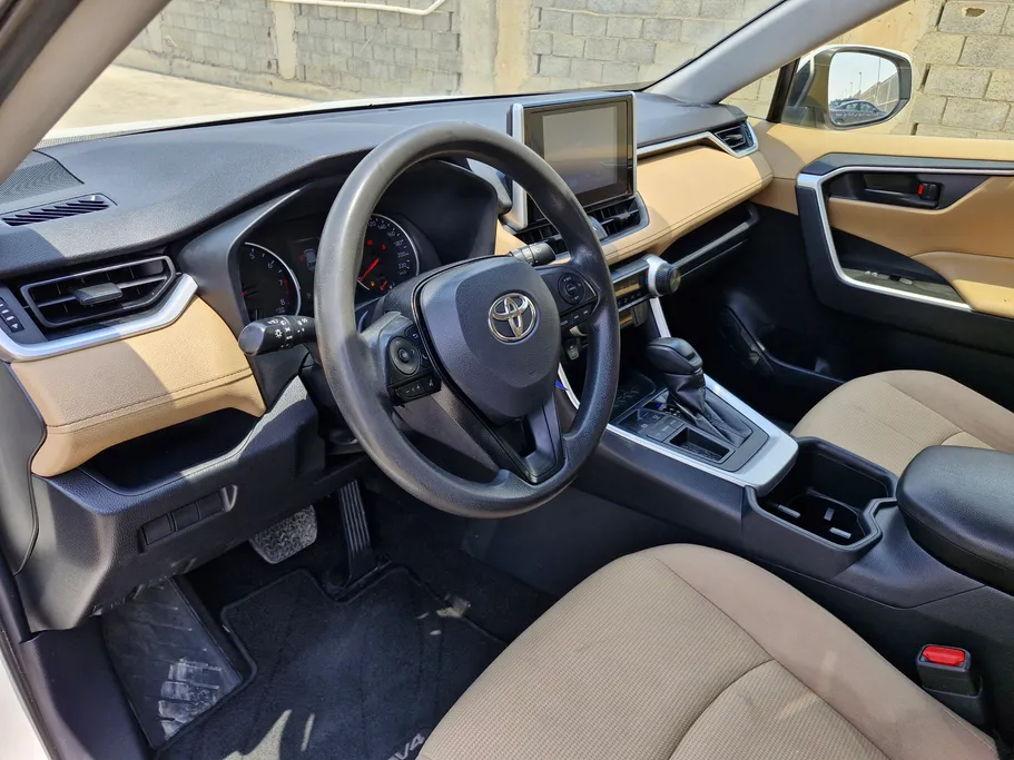 2023 Toyota RAV4 LE 