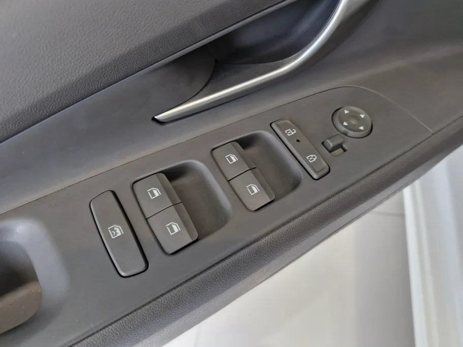 2024 Hyundai Elantra Smart 