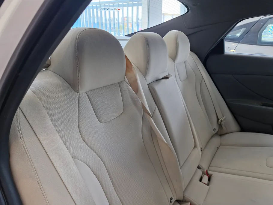 2024 Hyundai Elantra Smart 