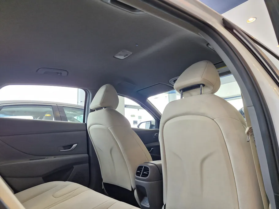 2024 Hyundai Elantra Smart 