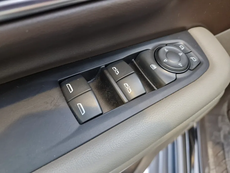 2024 GMC Yukon SLE 