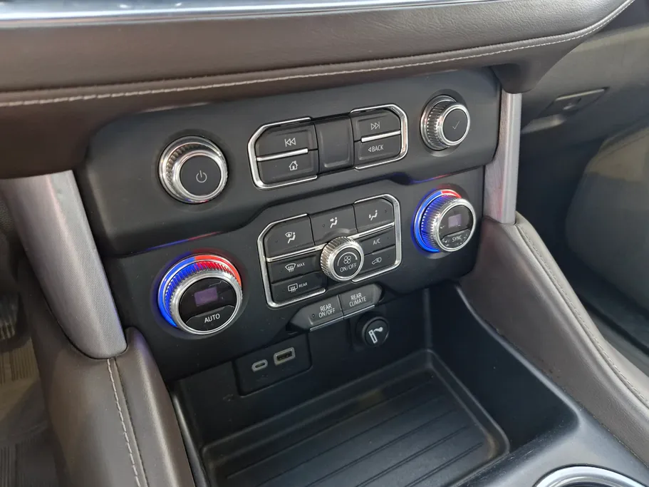 2024 GMC Yukon SLE 