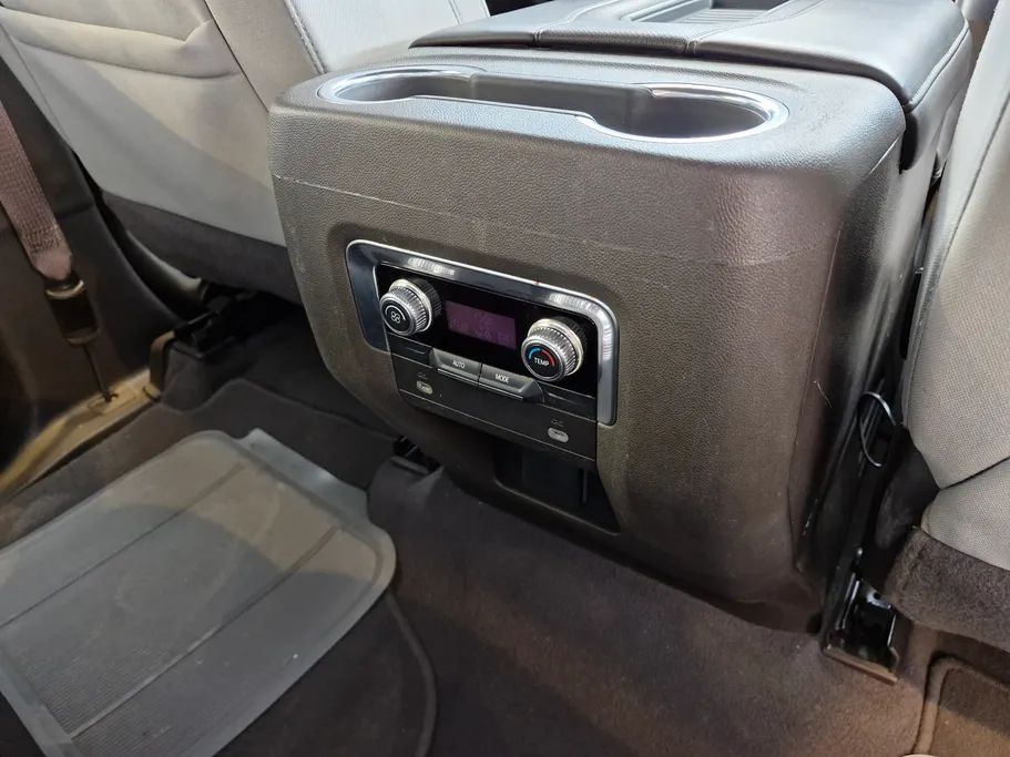 2024 GMC Yukon SLE 