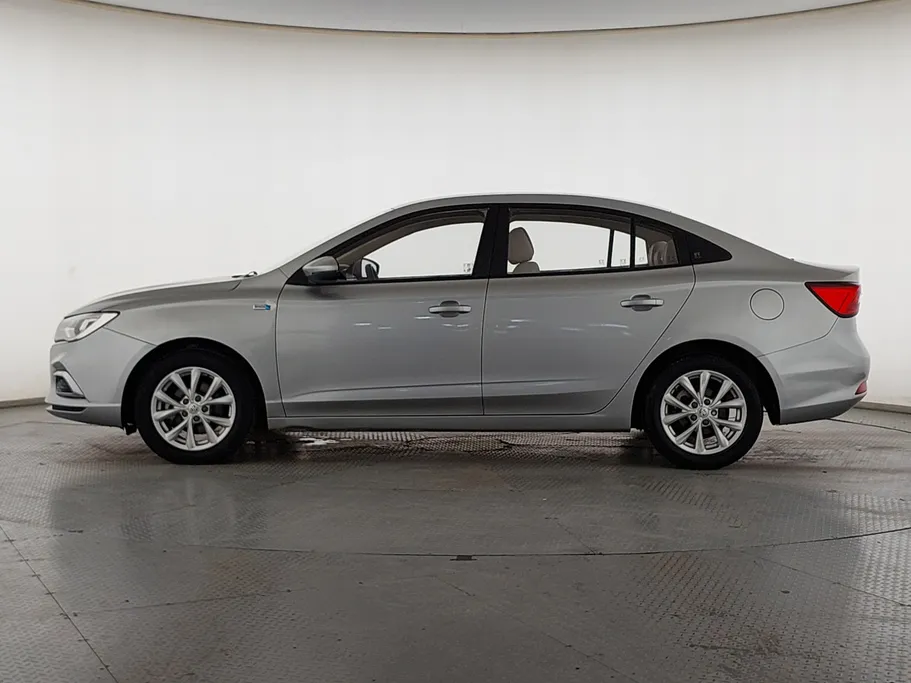 2022 MG 5 STD 