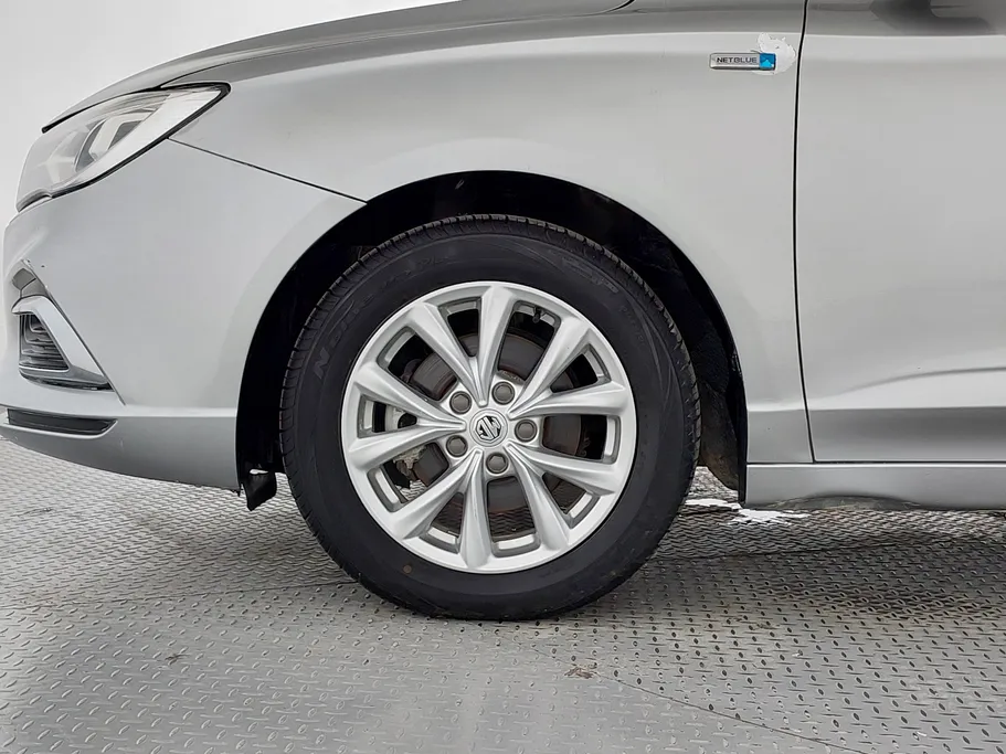 2022 MG 5 STD 