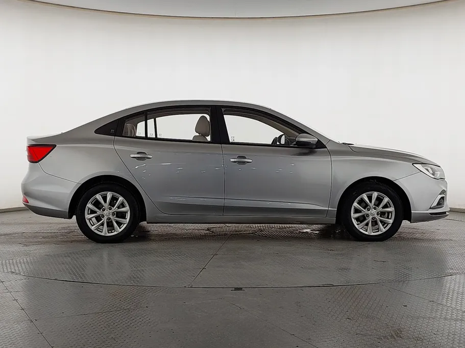 2022 MG 5 STD 