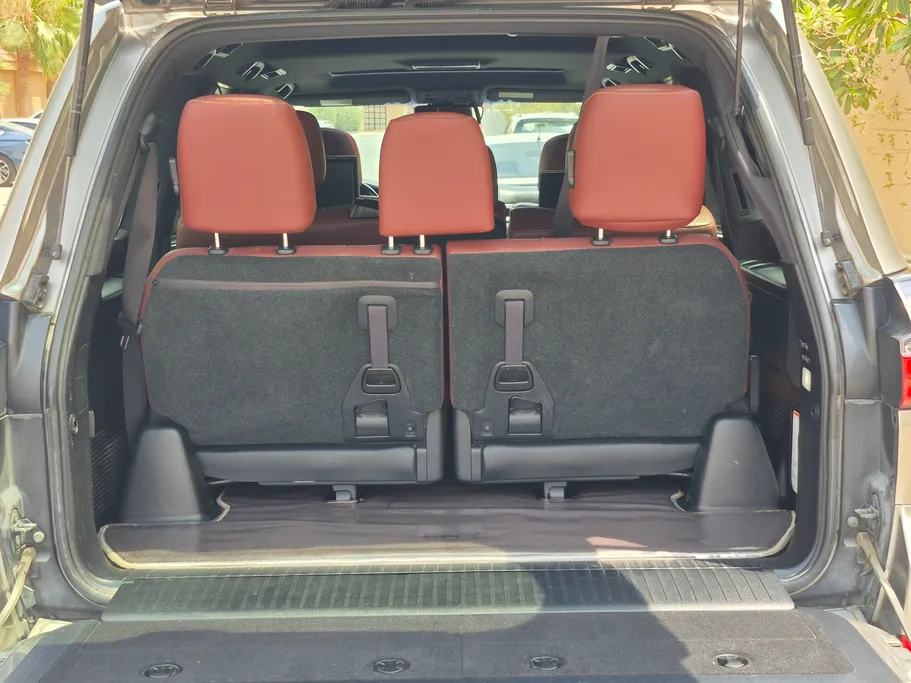 2020 Lexus LX 570 