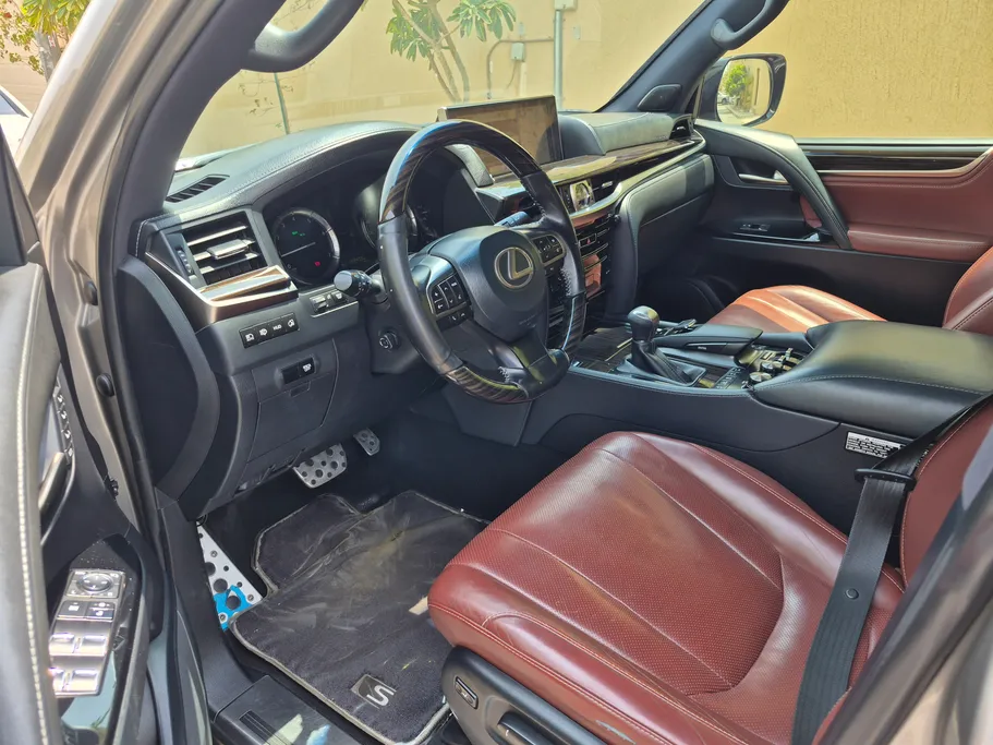 2020 Lexus LX 570 