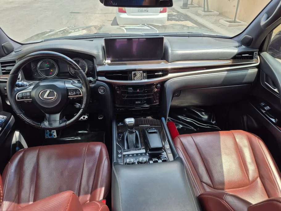 2020 Lexus LX 570 