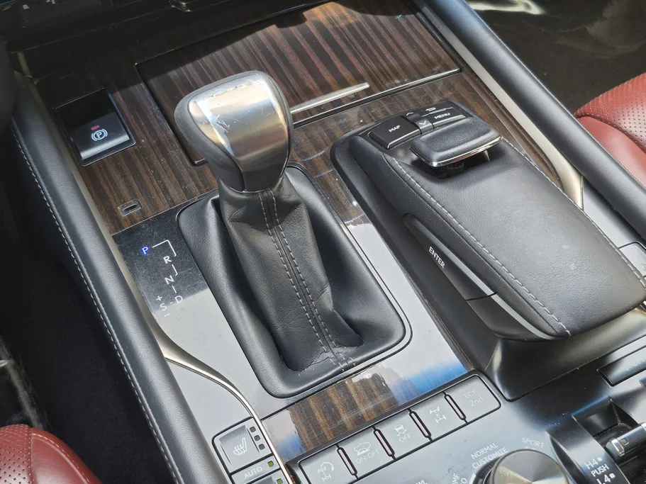2020 Lexus LX 570 