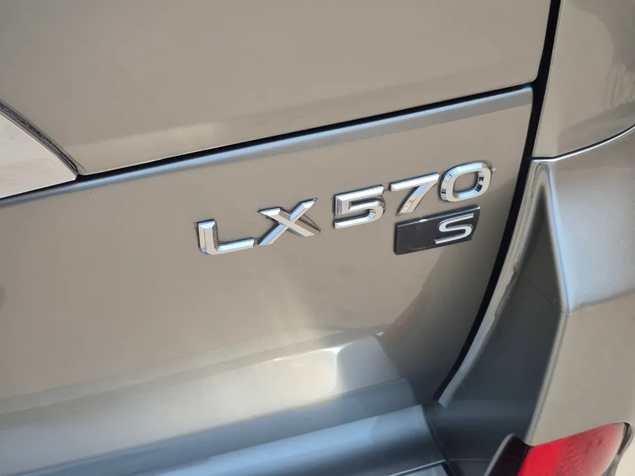 2020 Lexus LX 570 