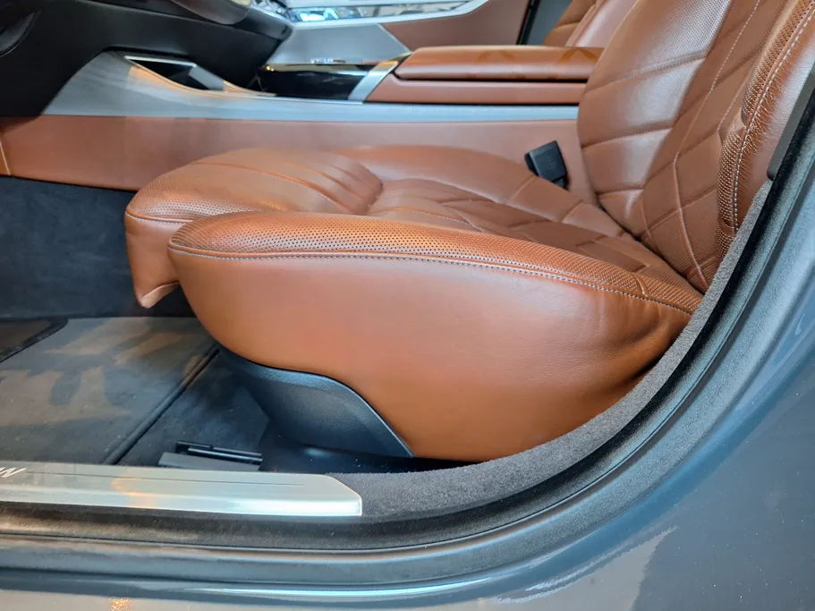بي ام دبليو الفئة السابعة 735i 2023 