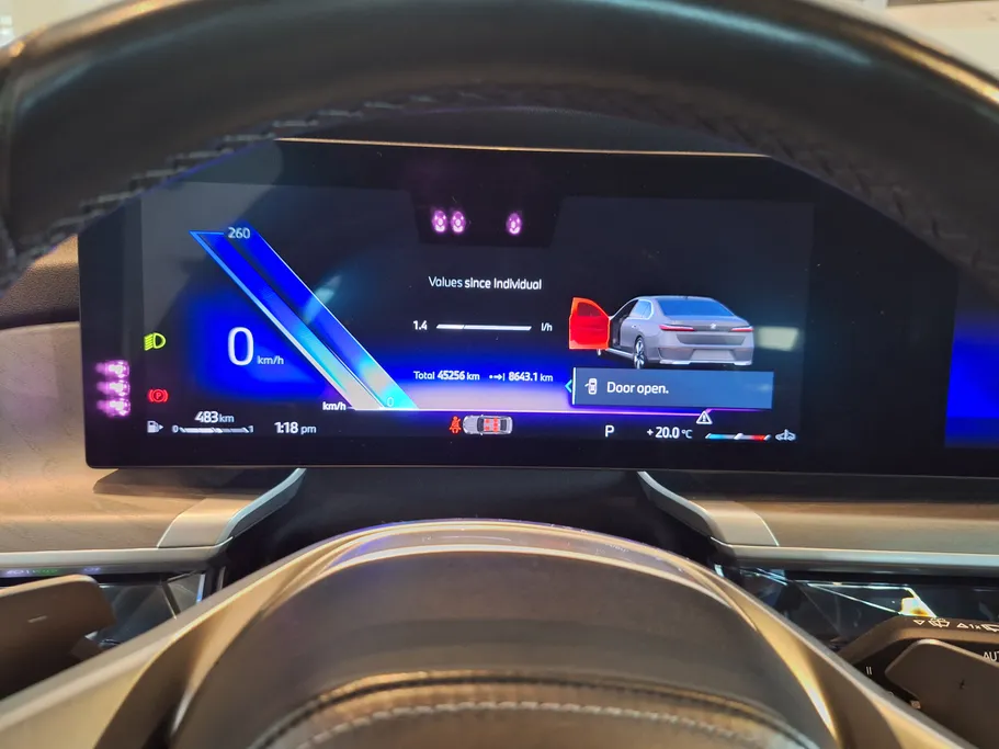 بي ام دبليو الفئة السابعة 735i 2023 