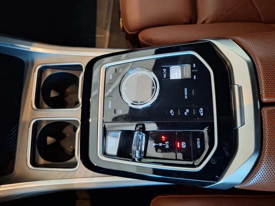بي ام دبليو الفئة السابعة 735i 2023 