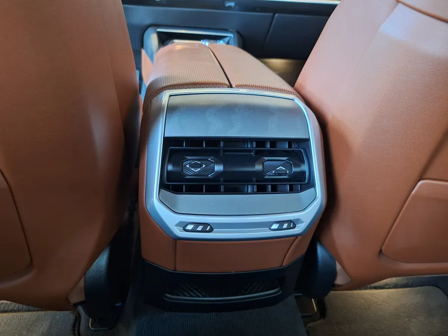 بي ام دبليو الفئة السابعة 735i 2023 