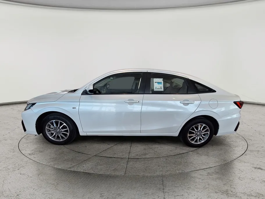 2023 Toyota Yaris  Y 