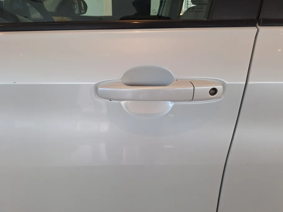 2023 Toyota Yaris  Y 