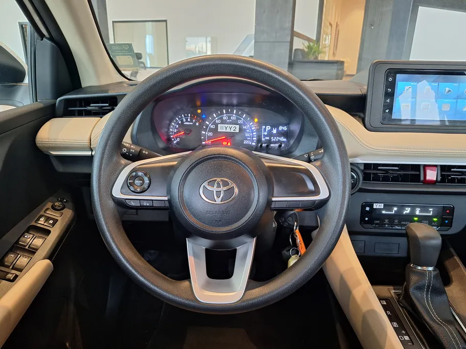 2023 Toyota Yaris  Y 