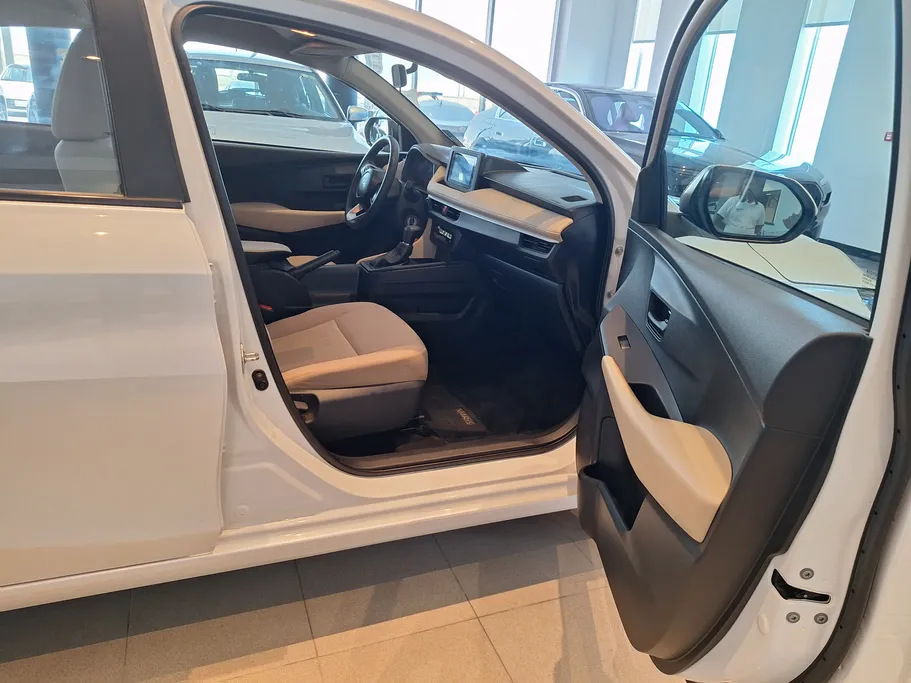 2023 Toyota Yaris  Y 
