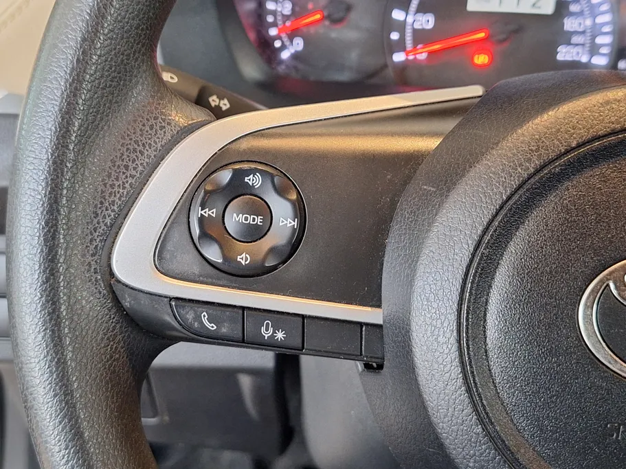 2023 Toyota Yaris  Y 