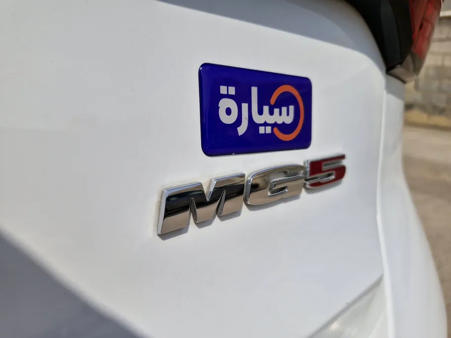 ام جي 5 STD 2023 