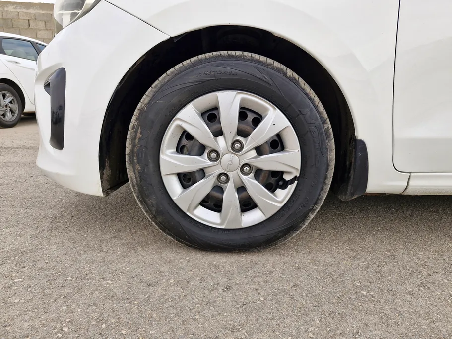 2022 Kia Pegas LX 