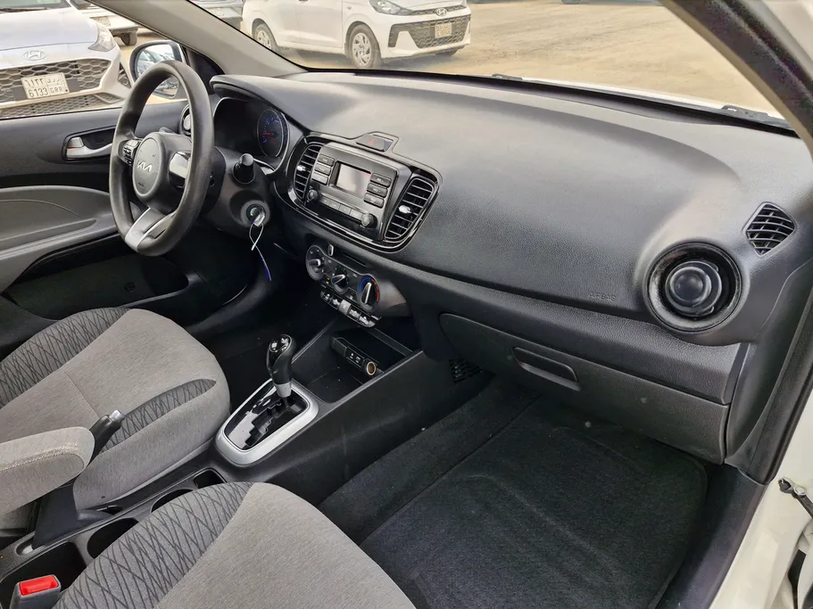 2022 Kia Pegas LX 