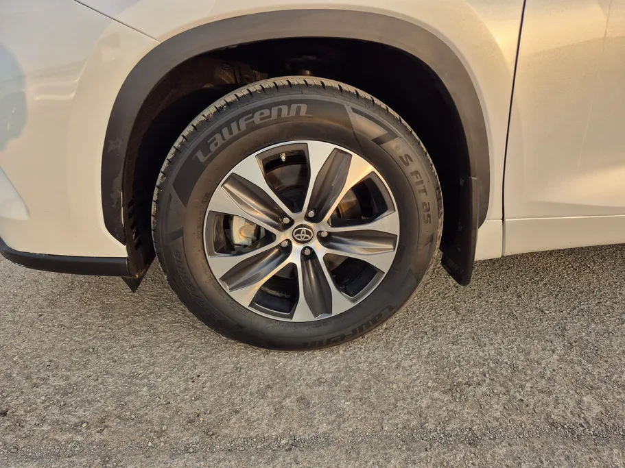 2023 Toyota Highlander GLE 