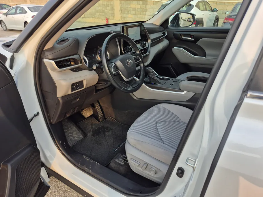 2023 Toyota Highlander GLE 