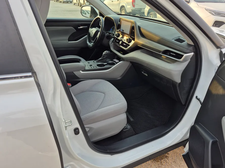 2023 Toyota Highlander GLE 