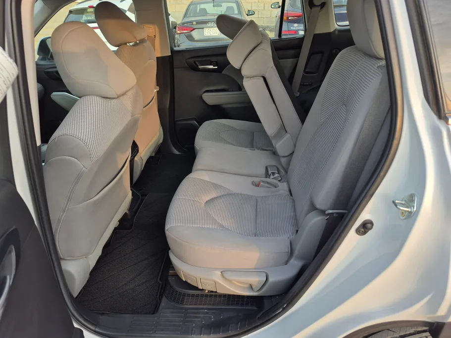 2023 Toyota Highlander GLE 