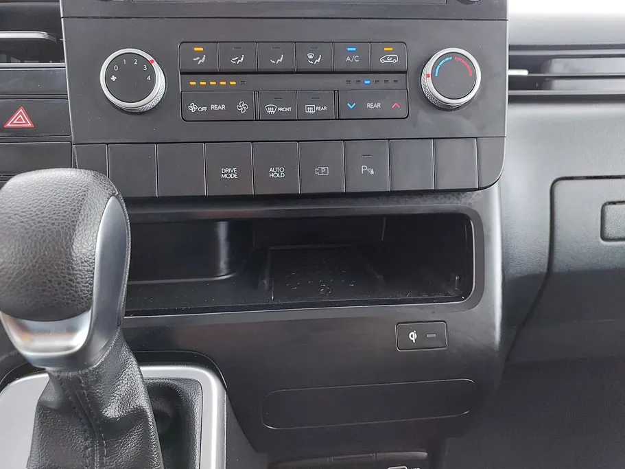 2024 Hyundai Staria Smart 9 ST 