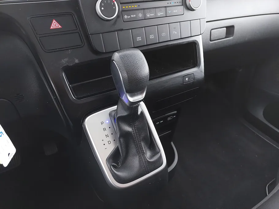 2024 Hyundai Staria Smart 9 ST 