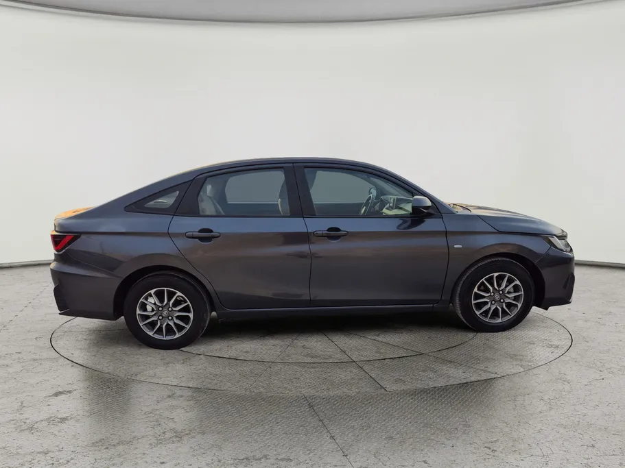 2023 Toyota Yaris  Y 