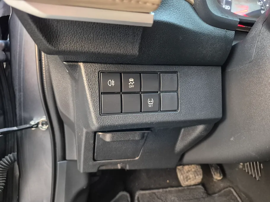2023 Toyota Yaris  Y 