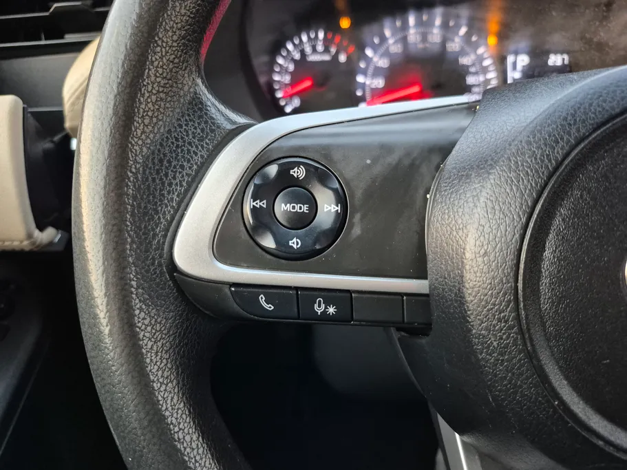 2023 Toyota Yaris  Y 