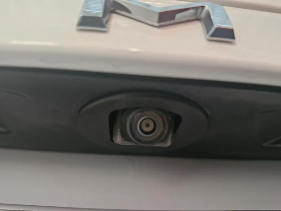 تويوتا كامري LE 2023 