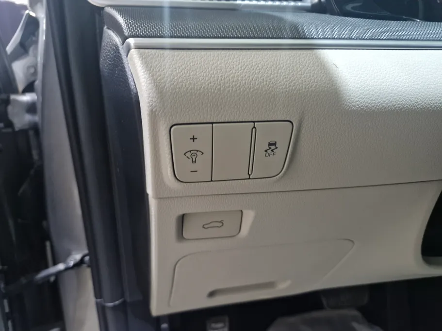 2023 Kia K5 LX 