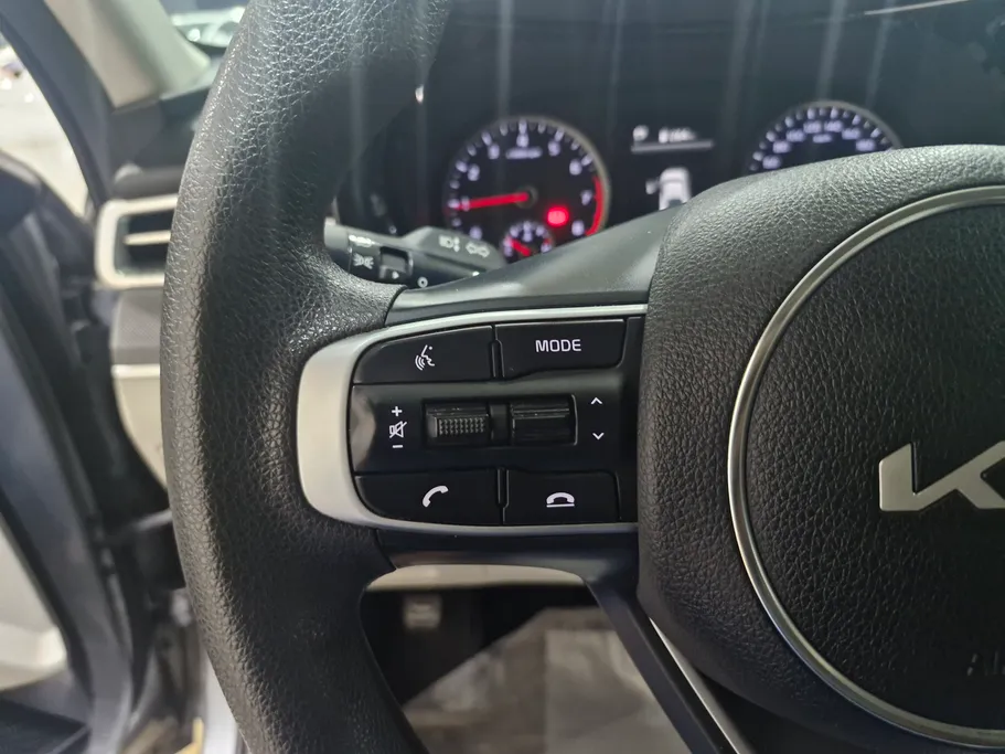 2023 Kia K5 LX 