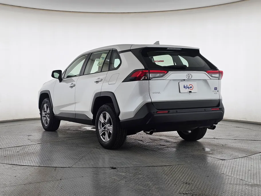 2023 تويوتا RAV4 LE 