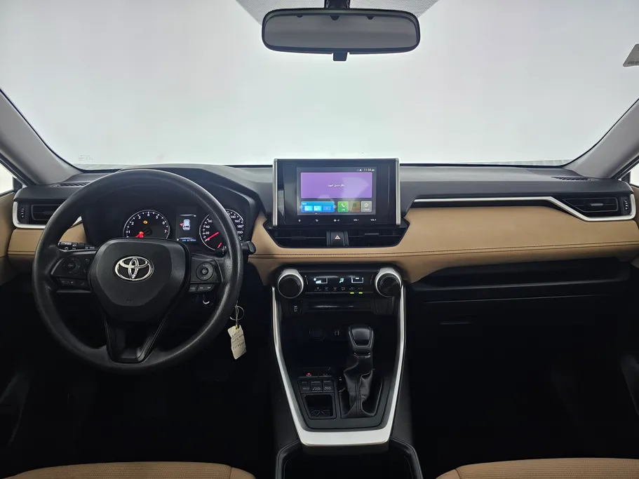 2023 تويوتا RAV4 LE 