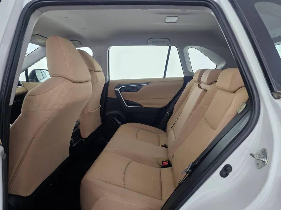 2023 تويوتا RAV4 LE 